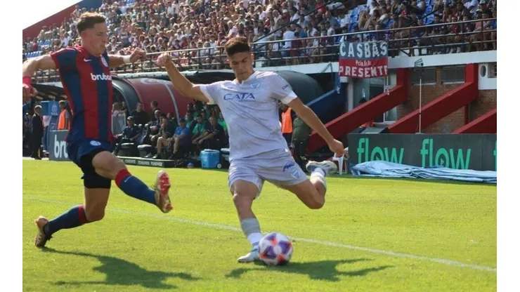 Thomas Galdames ya debutó en el fútbol argentino junto a Godoy Cruz.
