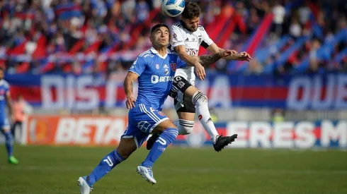 Colo Colo y Universidad de Chile se enfrentan en el Monumental.