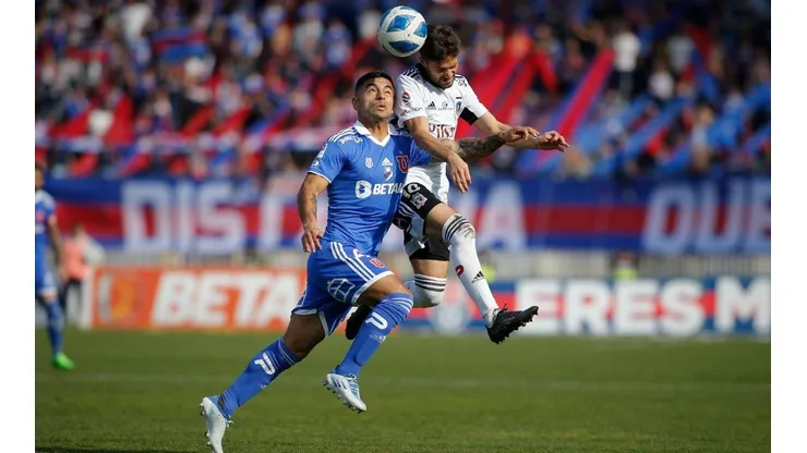 Colo Colo y Universidad de Chile se enfrentan en el Monumental.