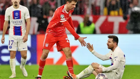 Thomas Müller siempre encuentra el momento de lucir su positivo cara a cara contra Lionel Messi
