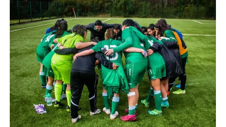 Plantel de Deportes Temuco Fem funa a la dirigencia