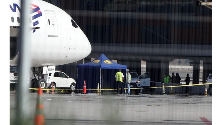 Dos personas fallecidas deja asalto en Aeropuerto de Santiago