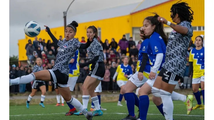 Colo Colo Fem golea a Punta Arenas en tremendo amistoso