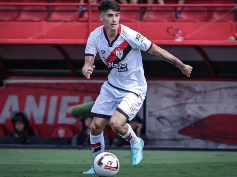Goianiense celebra el debut con goleada de Ángelo Araos