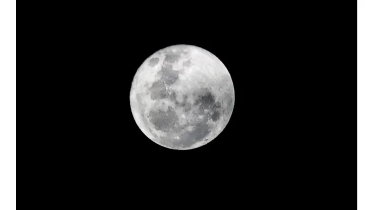¿A qué hora se podrá ver la Luna de gusano y por qué se llama así?