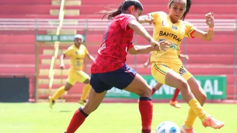 Javiera Roa se luce con su primer gol en la Liga de Guatemala