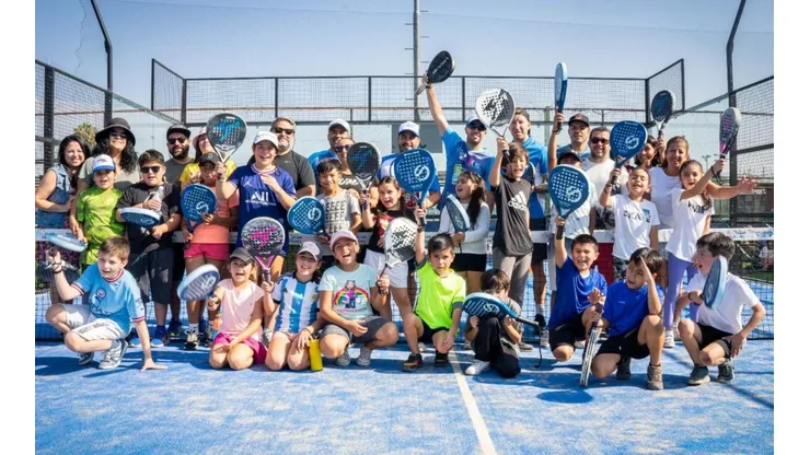 El pádel es uno de los deportes que puede practicarse