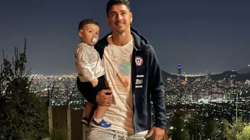 Fernando Zampedri luce indumentaria de la selección chilena