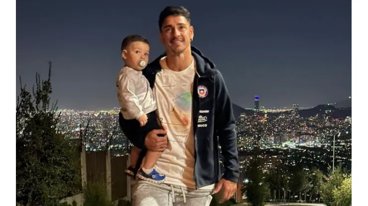Fernando Zampedri luce indumentaria de la selección chilena