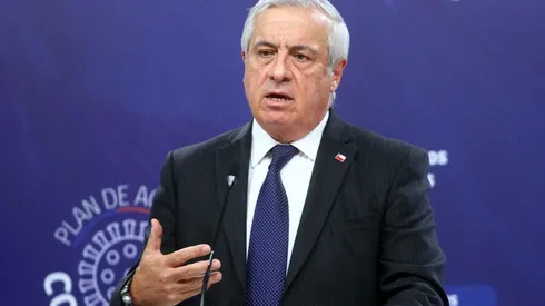 Mañalich apunta a "sobrerreporte de fallecidos" por Covid en Chile