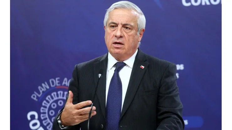 Mañalich apunta a "sobrerreporte de fallecidos" por Covid en Chile