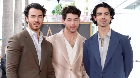 ¡Los Jonas Brother retrasan el lanzamiento de "The Album"!