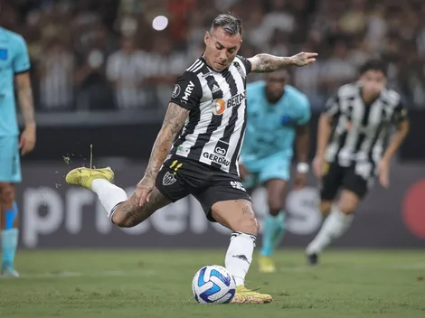 Vargas tiene amargo regreso: falla penal en triunfo del Mineiro