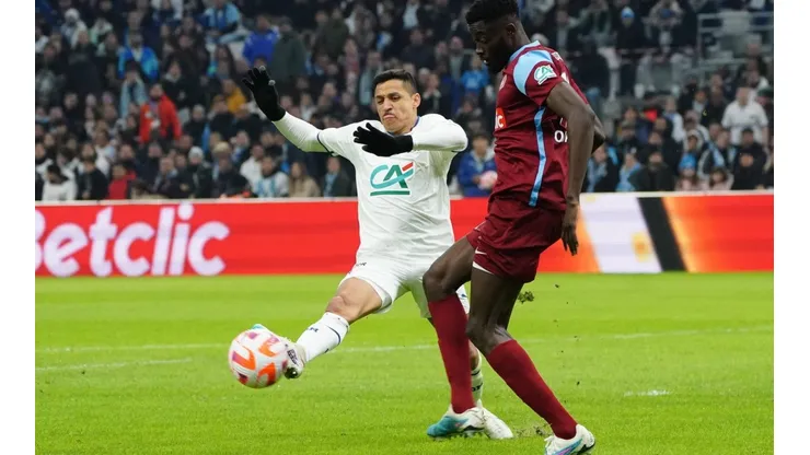 Alexis Sánchez no pudo meter al Marsella en semis