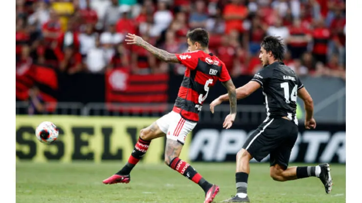 Erick Pulgar quedó fuera de la citación para la revancha de la Recopa Sudamericana entre Flamengo e Independiente del Valle.