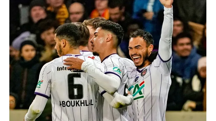 Suazo anotó un golazo para su equipo en la Copa de Francia.