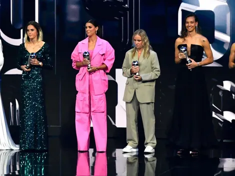 Tiane Endler elegida en el equipo ideal del 2022