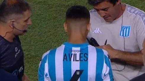 Tomás Avilés recibe las últimas indicaciones antes de su debut en el equipo profesional de Racing Club.