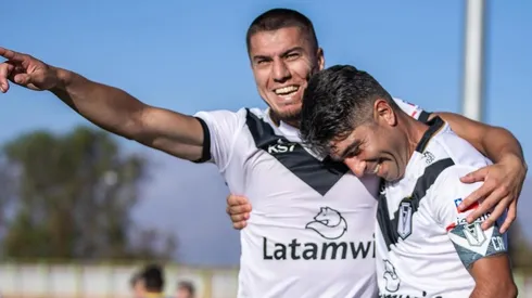 Los Microbuseros suman 3 puntos en la Primera B.