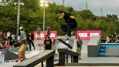 El destacado skateboarder peruano Ángelo Caro se prepara con todo para Santiago 2023.