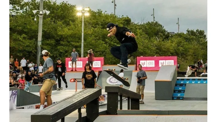 El destacado skateboarder peruano Ángelo Caro se prepara con todo para Santiago 2023.
