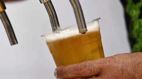 ¿Por qué recomiendan no beber más de dos copas a la semana?