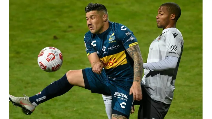 Salvo su año en Everton, Bravo estaba desde 2019 en el fútbol uruguayo