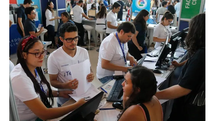 ¿Cómo puedo matricularme en la universidad?