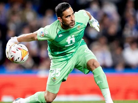 Bravo se adueña del arco del Betis tras lesión de Rui Silva