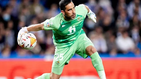 Claudio Bravo vuelve al arco del Betis