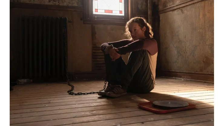 Ellie tiene un secreto revelado al final del episodio.
