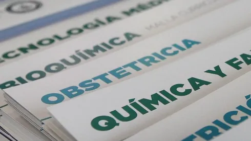 Estudiantes postulan a educación superior en Estación Mapocho