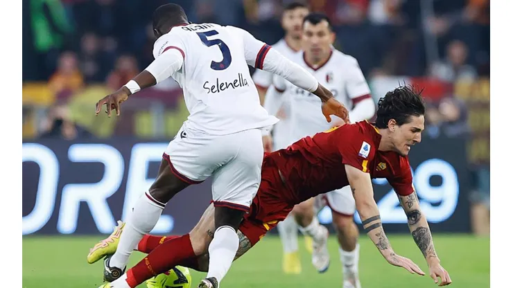 Medel y Bologna pierden contra la Roma de Mourinho.