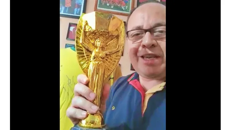 El Museo de la Camiseta tiene la mayor colección de artículos de Pelé en Chile.