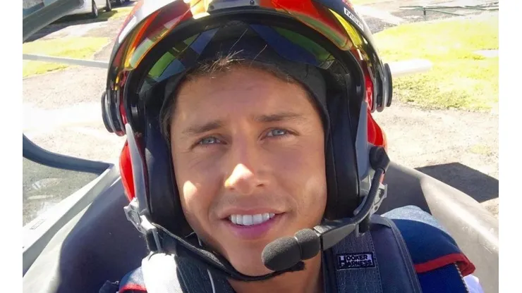 Karol Lucero de piloto.