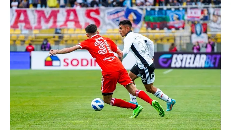 Vicente Pizarro en acción ante River Plate en el amistoso del que salió con una lesión en la rodilla.