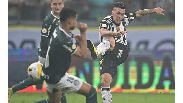 Atlético Mineiro le da tremendo portazo a Colo Colo por Cristian Pavón