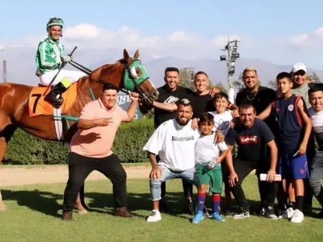 Arturo Vidal celebra en la hípica con "Reina Jake"