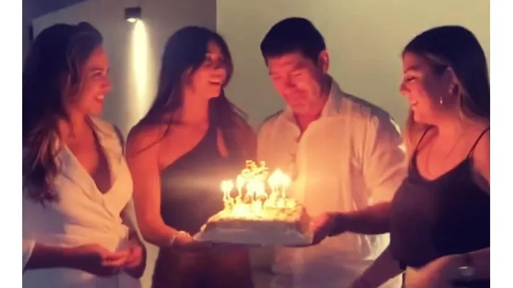 El Matador Salas festejó junto a sus hijas su cumpleaños 48.