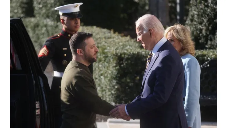 ¿Dónde fue a buscar ayuda el presidente de Ucrania?