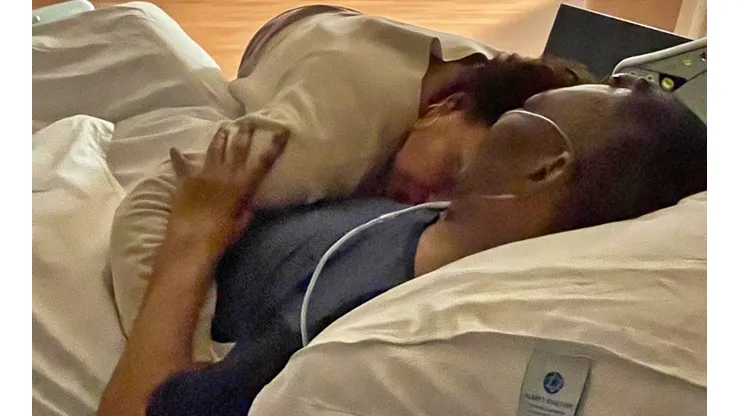 Pelé lucha contra un cáncer ramificado y la vigilia navideña tendrá la atención puesta en su delicado estado de salud