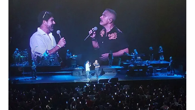 La nueva dupla goleadora de Marcelo Salas y Eros Ramazzotti se llenó de aplausos en su debut