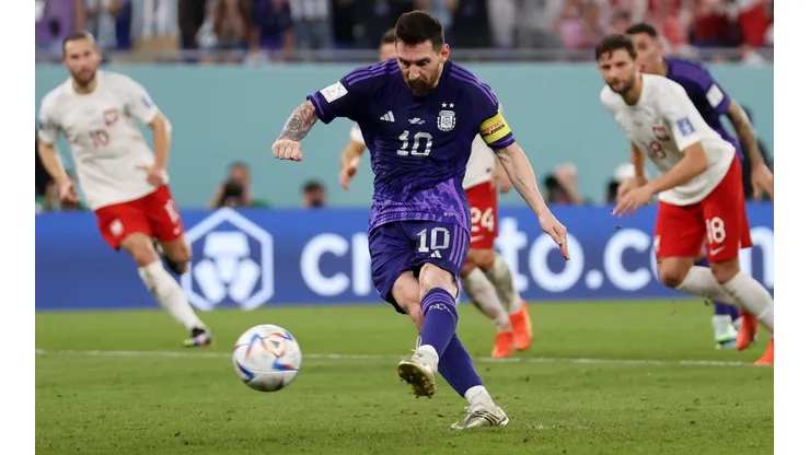 Lionel Messi lamenta el penal, pero festeja el triunfo y clasificación de Argentina llamando a no confiarse contra Australia.
