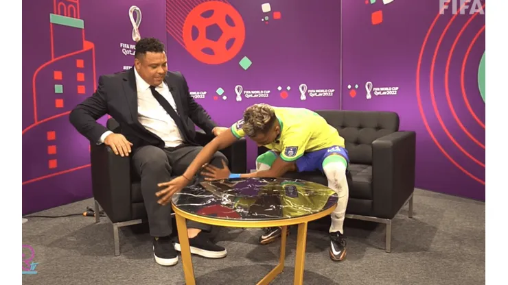 El momento en que Rodrygo le pide un poco de su magia a Ronaldo.