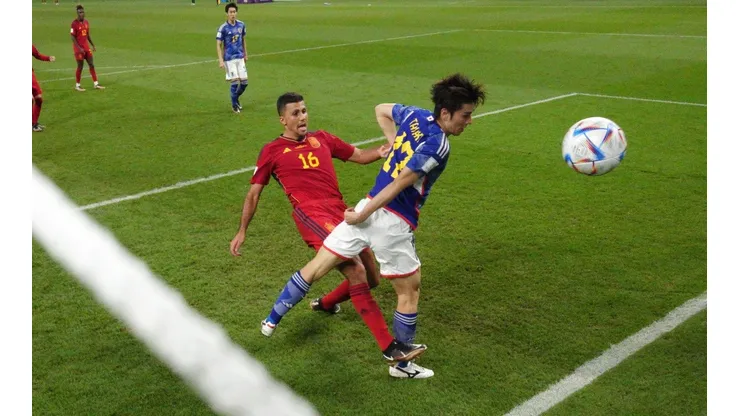 El polémico gol de Ao Tanaka que clasifica a Japón. España se salva apenas y Alemania dice adiós a Qatar 2022.