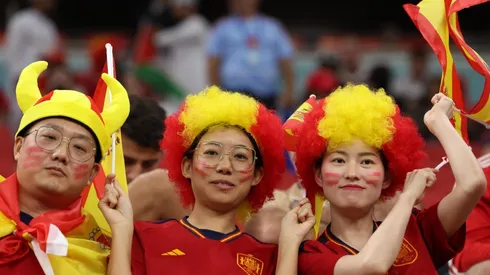 TV china censura imágenes de hinchas en Qatar por curiosa razón