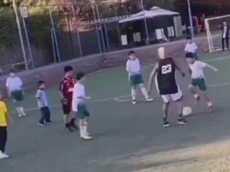 Video: niño sorprende a Vidal y le hace tremendo túnel