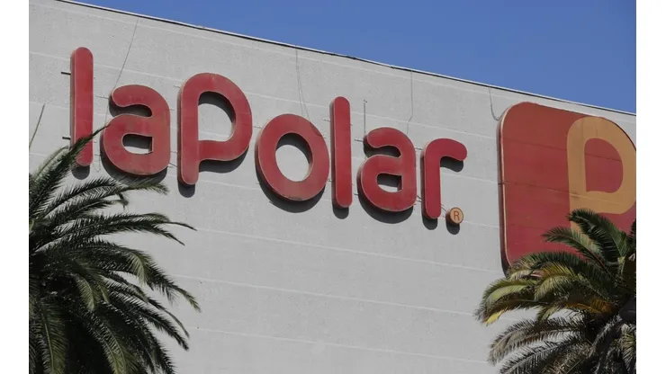 Ordenan embargo a La Polar con Carabineros