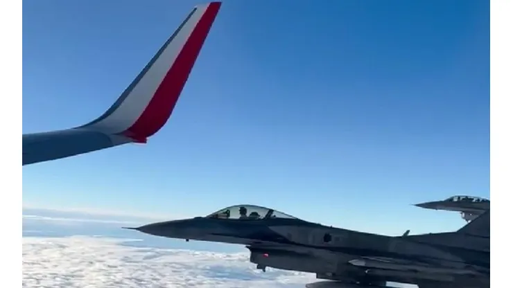 Los F16 acompañando a los polacos