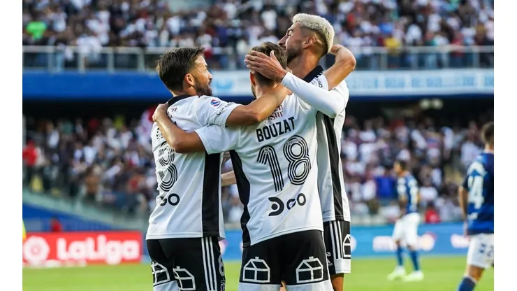 Colo Colo festeja el segundo gol que le marcó al Betis: fue de Agustín Bouzat.
